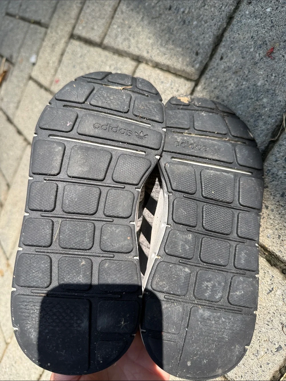 Adidas Kids Swiftrun Sneaker size 1